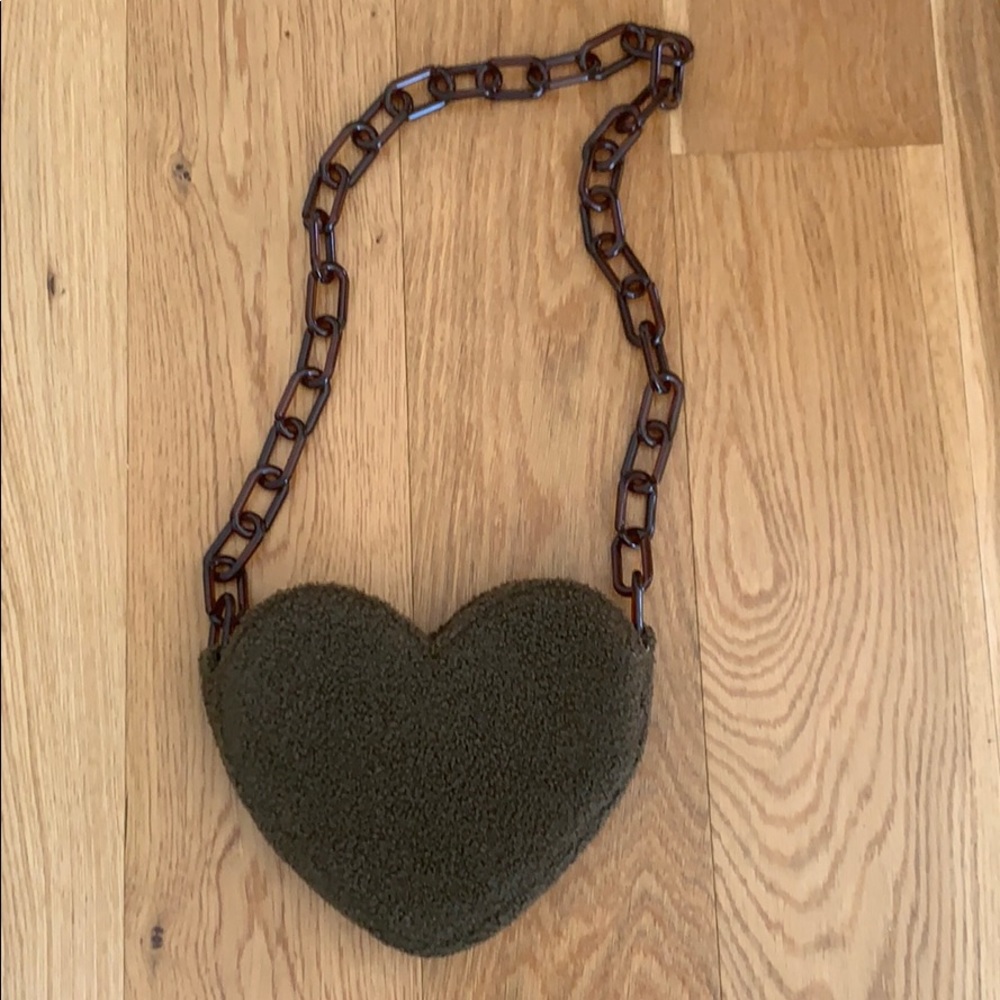 DONNI. Heart olive green Sherpa purse tortoise strap bag